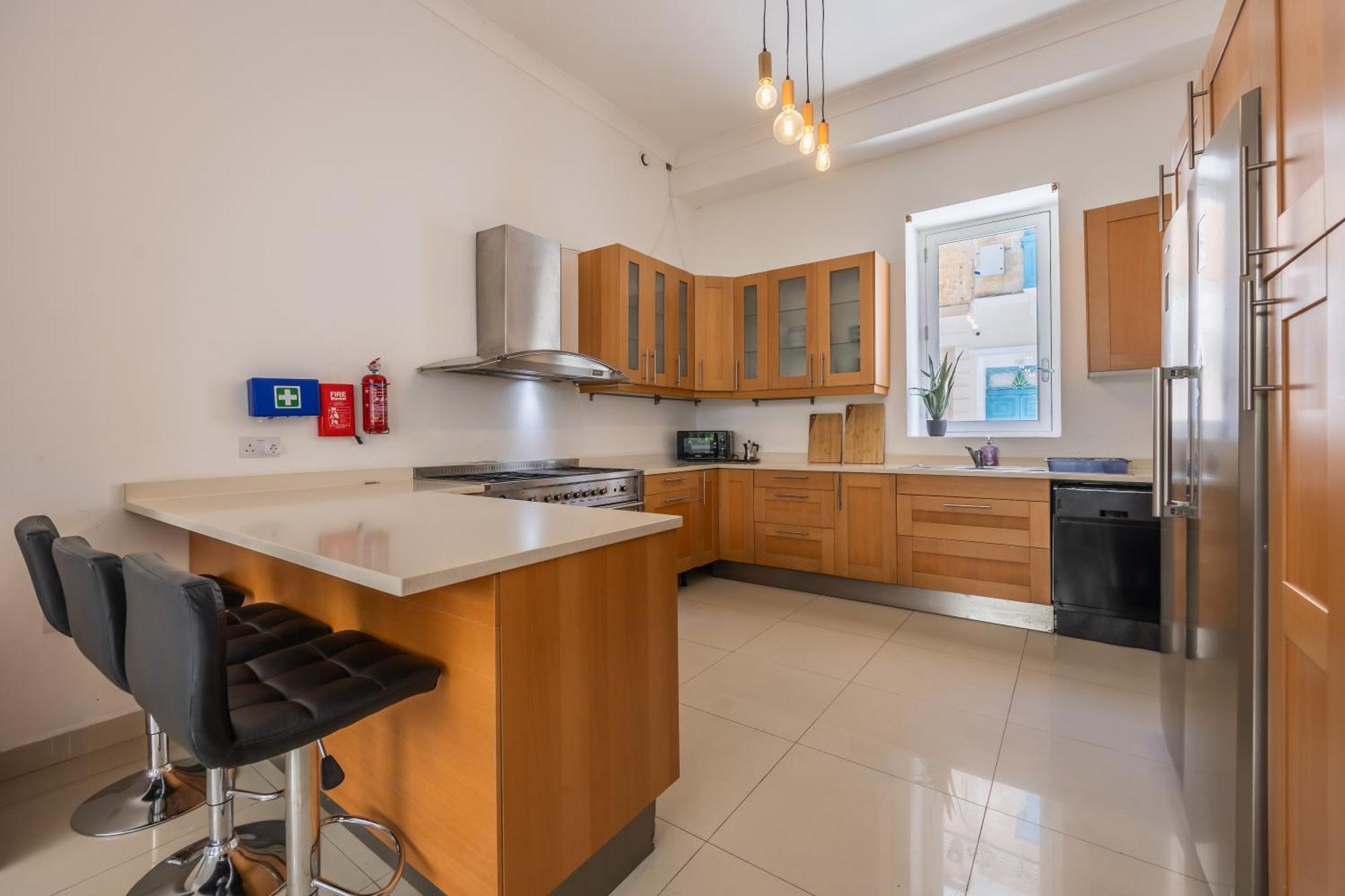 Hard To Come By - Modern & Huge House In Слима Экстерьер фото